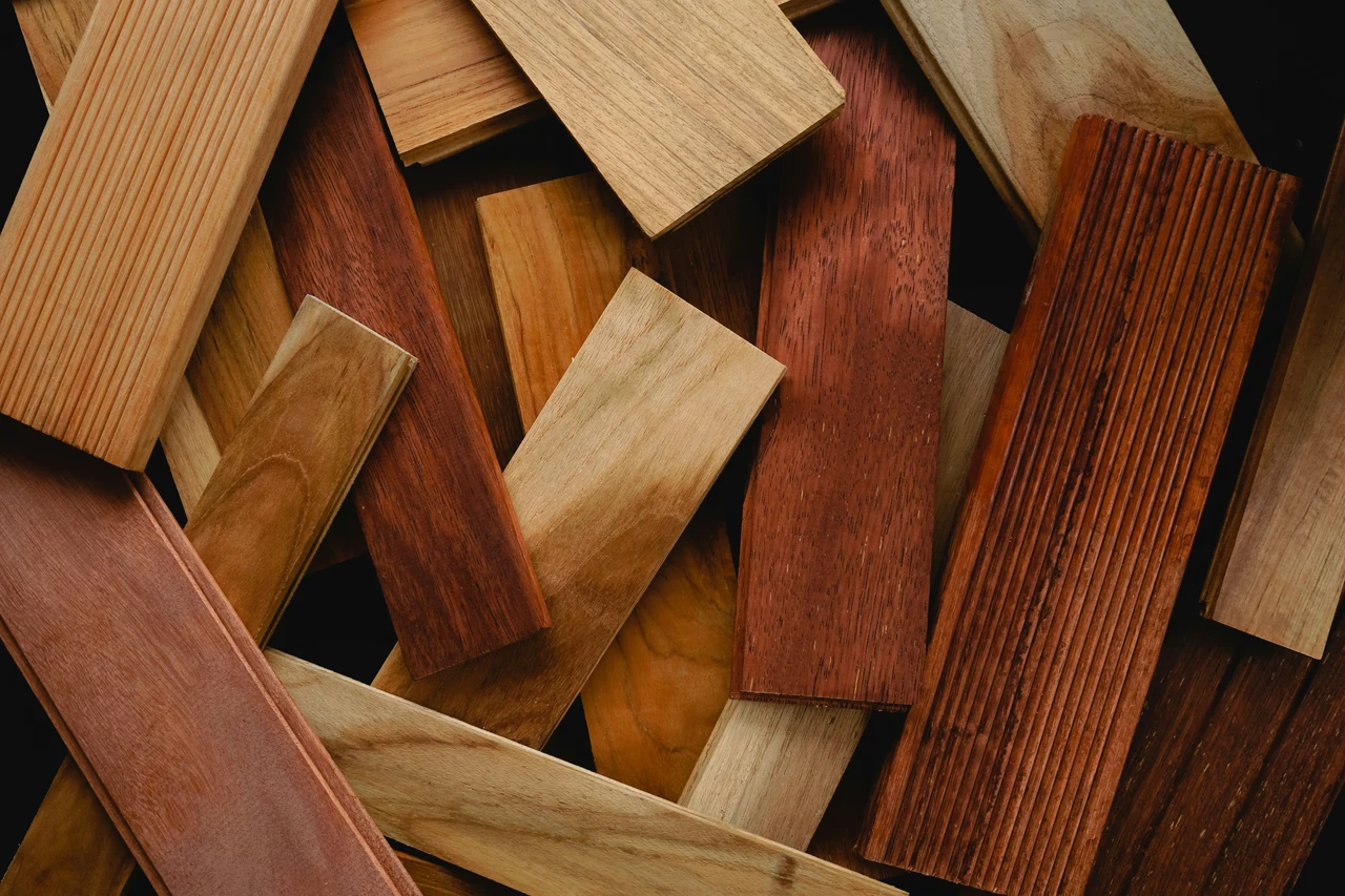 Il vaso in legno più desiderato dell’estate l’accessorio di tendenza per il balcone sotto i 20 euro Immagine selezionata
