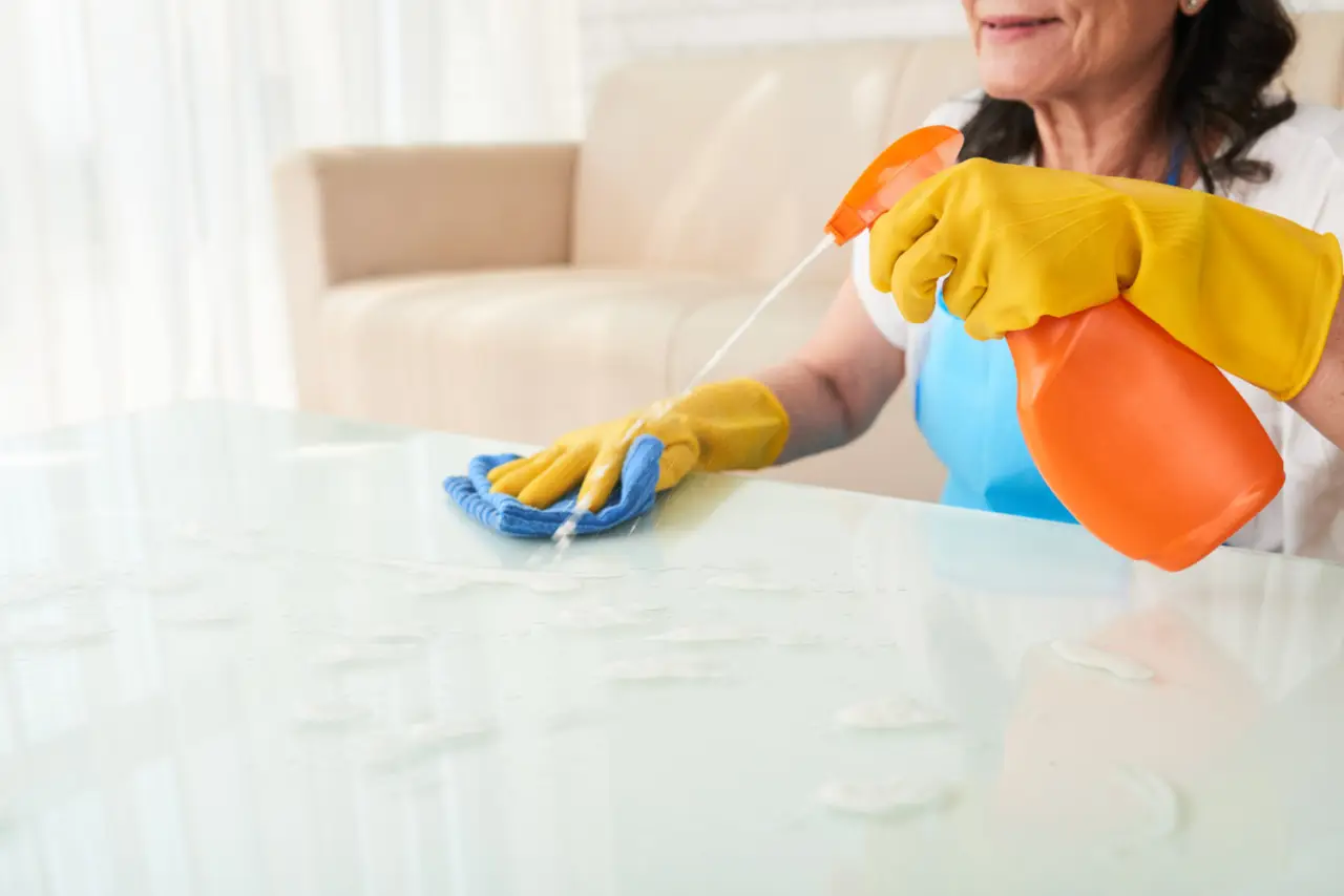 Microfibre il segreto di pulizia che può proteggere o danneggiare i tuoi mobili Immagine selezionata