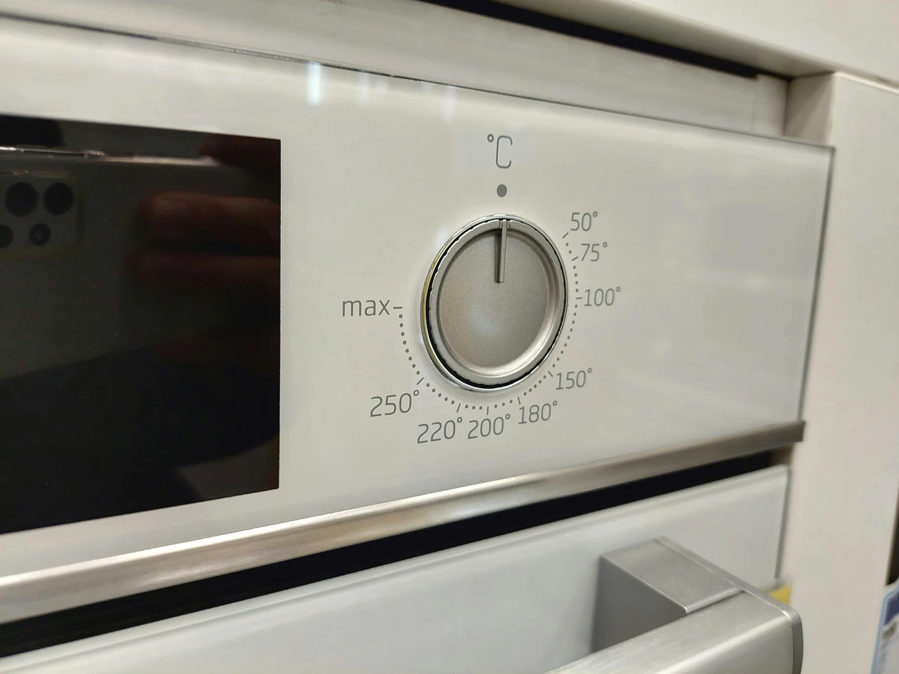 Scoperto l’elettrodomestico che consuma quanto 60 frigoriferi insieme Immagine selezionata